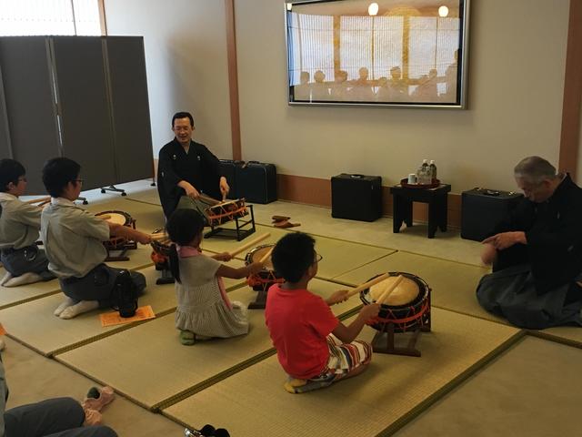 夏休み親子で楽しむ「わくわく能楽体験」